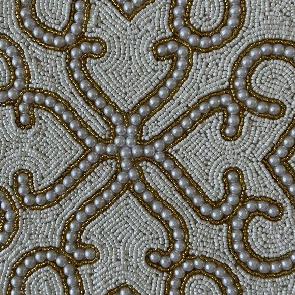 TIRAMISU Handmade Beaded 15in Round Placemat Charger Glam White & Gold NEW - Picture 3 of 16
